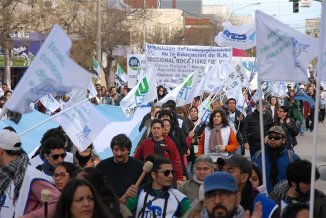 Fuerte campaña docente busca impedir la inscripción a la reforma de la escuela media