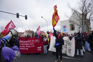 Alemania: miles de manifestantes protestan en el congreso del partido de extrema derecha