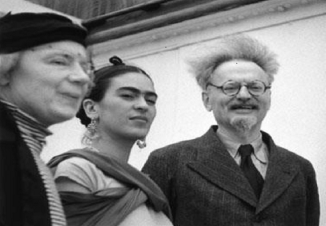 León Trotsky llega a México, por fin obtuvo una visa 