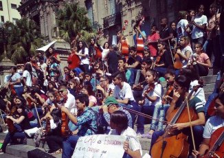 Coros y orquestas salieron a la calle contra el ajuste