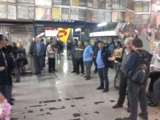 Subte: apertura solidaria de molinetes en apoyo a la lucha de la Línea 60