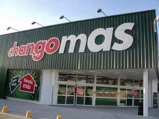 La entrega del intendente Lobos a Walmart abrió el debate en el FIT