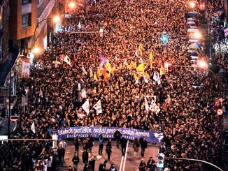 Multitudinaria manifestación en Bilbao contra la dispersión de los presos vascos