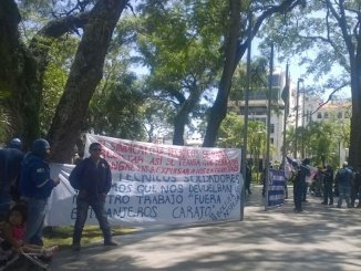 Huelga de hambre de 80 trabajadores rechazando despidos