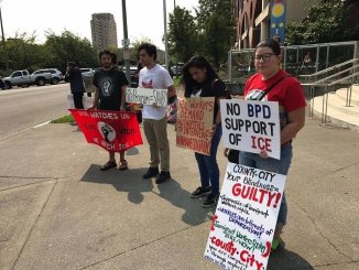 Despiden a jornaleros mexicanos por protestar ante muerte de un trabajador