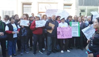 Pami: jubilados protestan contra recorte de los talleres sociales