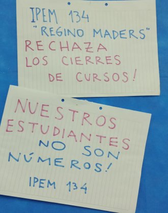 Llaryora enciende la motosierra en educación