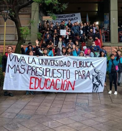 Asamblea Interclaustro: La comunidad educativa sigue organizando la resistencia al ajuste de Milei