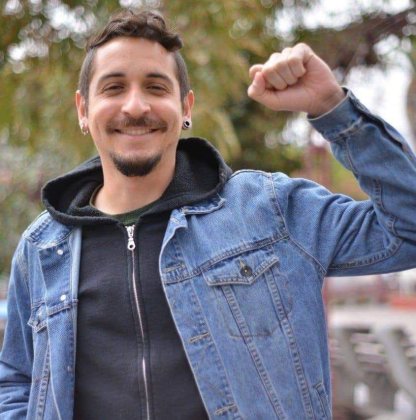 Néstor Vera, "médico en defensa de la salud pública que lucha por una salud gratuita y de calidad"