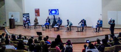 Tercer encuentro en la Facultad de Derecho: debate de senadores