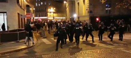 La Policía francesa volvió a reprimir a marroquíes en las calles tras la derrota con Francia