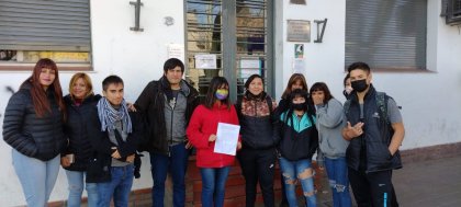 "Con frío y hambre no se puede estudiar": en Merlo les secundaries se organizan 