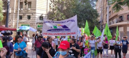 Marcha nacional de pobladores llega a La Moneda