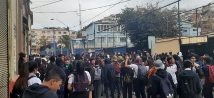 Valparaíso; secundaries se fugan masivamente protestando contra el gobierno de Piñera