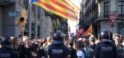 La batalla de las plazas Sant Jaume y Catalunya