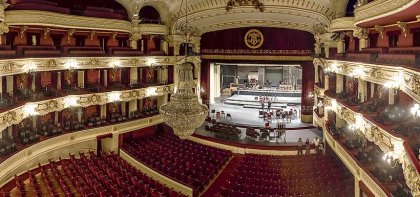 Que la crisis del Teatro Municipal de Santiago la resuelvan sus artistas y trabajadores 