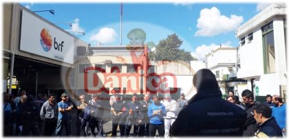 Paro en Dánica contra la extorsión patronal que exige el reencuadramiento de sus trabajadores