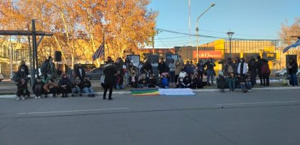 #28J: el colectivo LGTBIQ+ intervino las calles de General Alvear - YouTube