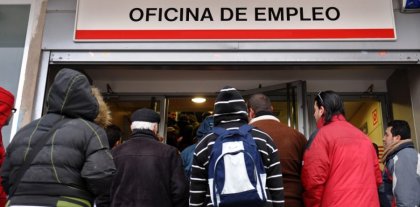 Tasa de desempleo aumenta por séptima vez en el año y afecta principalmente a las mujeres