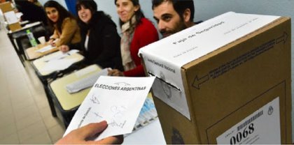 Nueva maniobra: Juez de Morales prohíbe la firma de fiscales en los sobres de votación