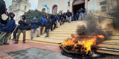 Patagones: la lucha de los municipales se hizo sentir en la intendencia