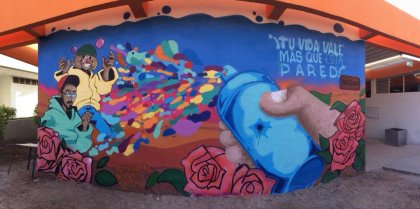 Estudiantes de Diseño Gráfico de la Universidad de Antofagasta realizan mural en conmemoración de estudiantes asesinados