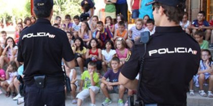 La Policía Nacional criminaliza a la Coordinadora Antifascista de Zaragoza en sus charlas en institutos