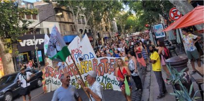 Miles en las calles de Mendoza para decir NO a la Minera San Jorge