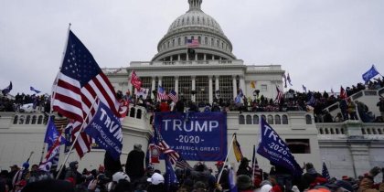 Donald Trump intenta desestimar las demandas en su contra por el asalto al Capitolio