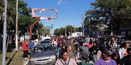 Vecinos de Guernica marcharon por la situación en los barrios después del fuerte temporal