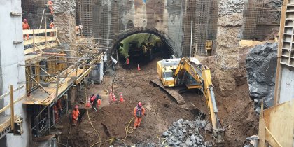 Obreros de la Línea 7 del metro siguen movilizados por despidos injustificados