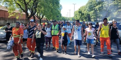 Enorme Movilizacion de los trabajadores portuarios en la ciudad