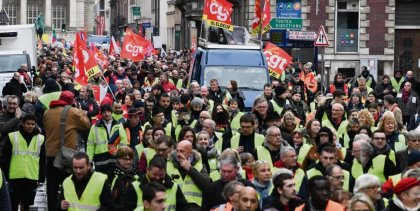 Chalecos amarillos vuelven a las calles en medio de la histórica huelga general