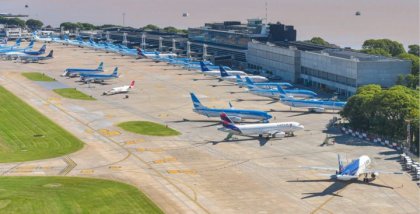 Controladores aéreos intensifican medidas de fuerza