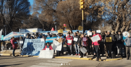 “El ejército nos quiere desalojar y tirar a la calle” denunciaron familias puesteras de San Carlos