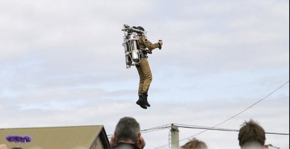 FBI investiga caso reportes de persona volando con un jetpack