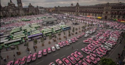 Bloqueos en CDMX: la pelea no es entre taxistas y conductores de Uber