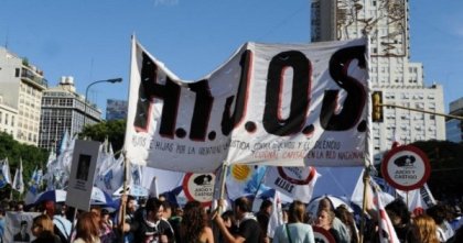 Denuncian que una militante de H.I.J.O.S. fue golpeada y abusada: “Es un ataque político”