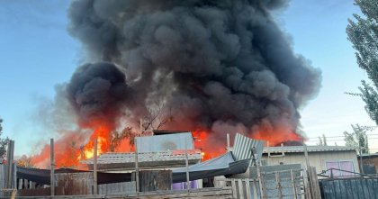 Brutal incendio en Campamento Dignidad a un día después de anuncio por desalojo 