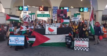 Manifestación en el puente Internacional denunciando el Genocidio en Palestina