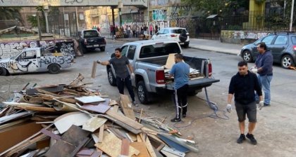 Pillaítos: Carabineros y Municipalidad de Santiago botan escombros en "zona cero" 