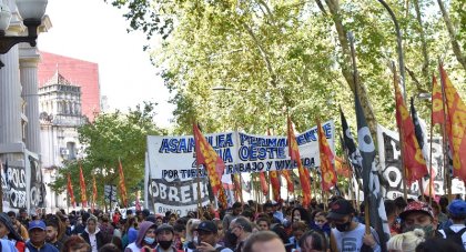 Rosario: organizaciones de desocupados volvieron a marchar por trabajo genuino