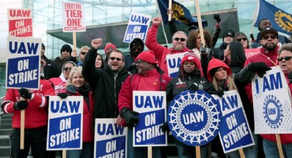 Histórico: el sindicato United Auto Workers comenzó la mayor huelga automotriz de EE. UU. en 25 años