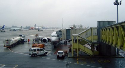 Paro de trabajadores del transporte aéreo en Italia