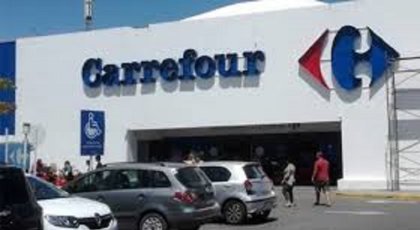 Zárate: cierre por brote de contagios de covid 19 en el Carrefour