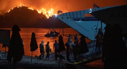 Incendios en Grecia: el impactante video que muestra el avance del fuego en la isla de Evia