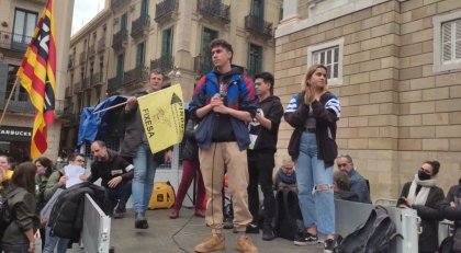 "Estudiantes, docentes y personal externalizado unidas contra recortes y la educación neoliberal" - YouTube