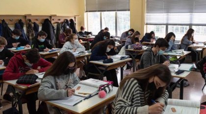 Confirman la presencialidad en aulas españolas a pesar de la sexta ola de coronavirus