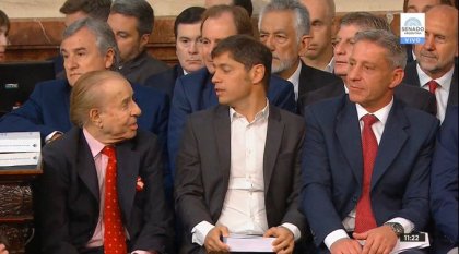 La perlita en el inicio de la sesión: Kicillof con Menem y Arcioni en primera fila