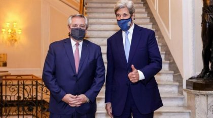 Fernández se reunió con el exsecretario de Estado norteamericano John Kerry